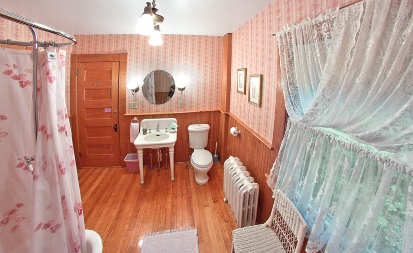 tourmaline room bathroom with pedestal sink